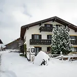 Geraeumige Panorama-bergwohnung Mit Sauna Gruppen & Familien דירה באד קוהלגרוב